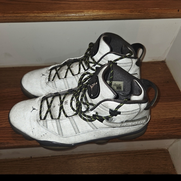 Jordan Athletic Shoes in Silver and Black - Picture 2 of 6